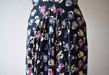 Load image into Gallery viewer, 1940s novelty print dress . vintage 40s rayon dress