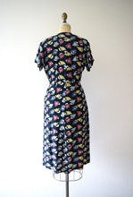 Load image into Gallery viewer, 1940s novelty print dress . vintage 40s rayon dress