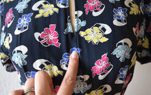 Load image into Gallery viewer, 1940s novelty print dress . vintage 40s rayon dress