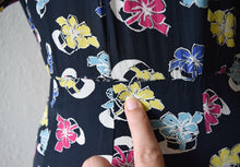 Load image into Gallery viewer, 1940s novelty print dress . vintage 40s rayon dress