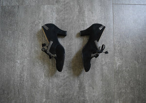 1930s 1940s shoes . black suede lace up heels