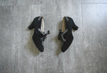 Load image into Gallery viewer, 1930s 1940s shoes . black suede lace up heels