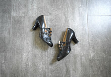 Load image into Gallery viewer, 1920s shoes . vintage 20s Mary Jane heels