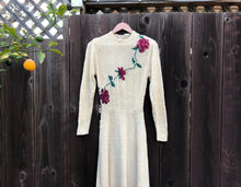 Load image into Gallery viewer, 1940s rose knit dress . vintage 40s floral knit dress . size xs to small