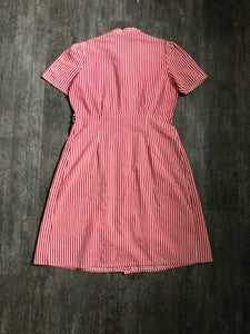 1940s seersucker dress . vintage 40s red striped dress . xl to xxl