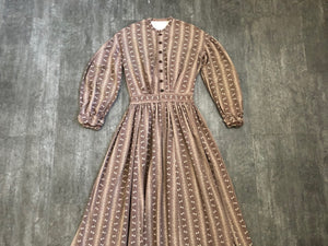 19th century calico dress . antique dress . size xs to s