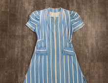 Load image into Gallery viewer, Vintage 1940s dress . 40s zip front dress . size large to l/xl