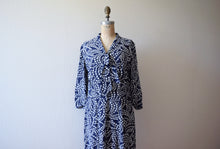 Load image into Gallery viewer, 1940s polka dot dress . vintage 40s rayon dress