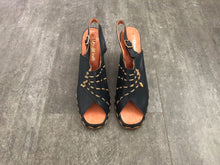 Load image into Gallery viewer, 1970s wedge sandals . vintage 70s shoes