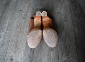 1940s platform shoes . vintage 40s brown suede heels . 7