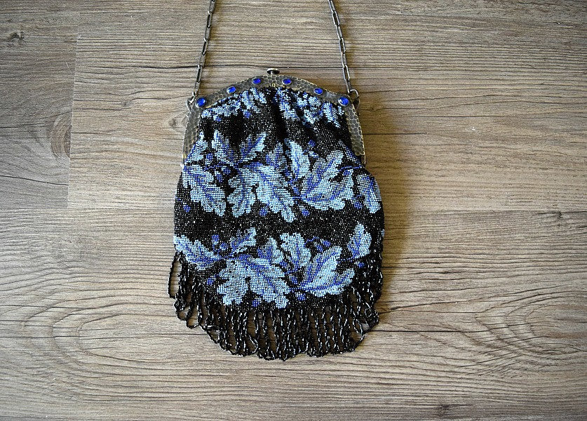 Beaded Victorian purse . antique oak leaf handbag