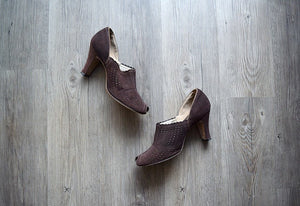 1930s 1940s shoes . vintage 30s brown suede shoes . size 7.5