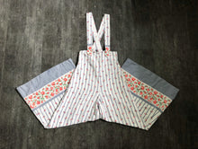 Load image into Gallery viewer, 1970s wide leg overalls . vintage 70s floral jumpsuit . size xs to s