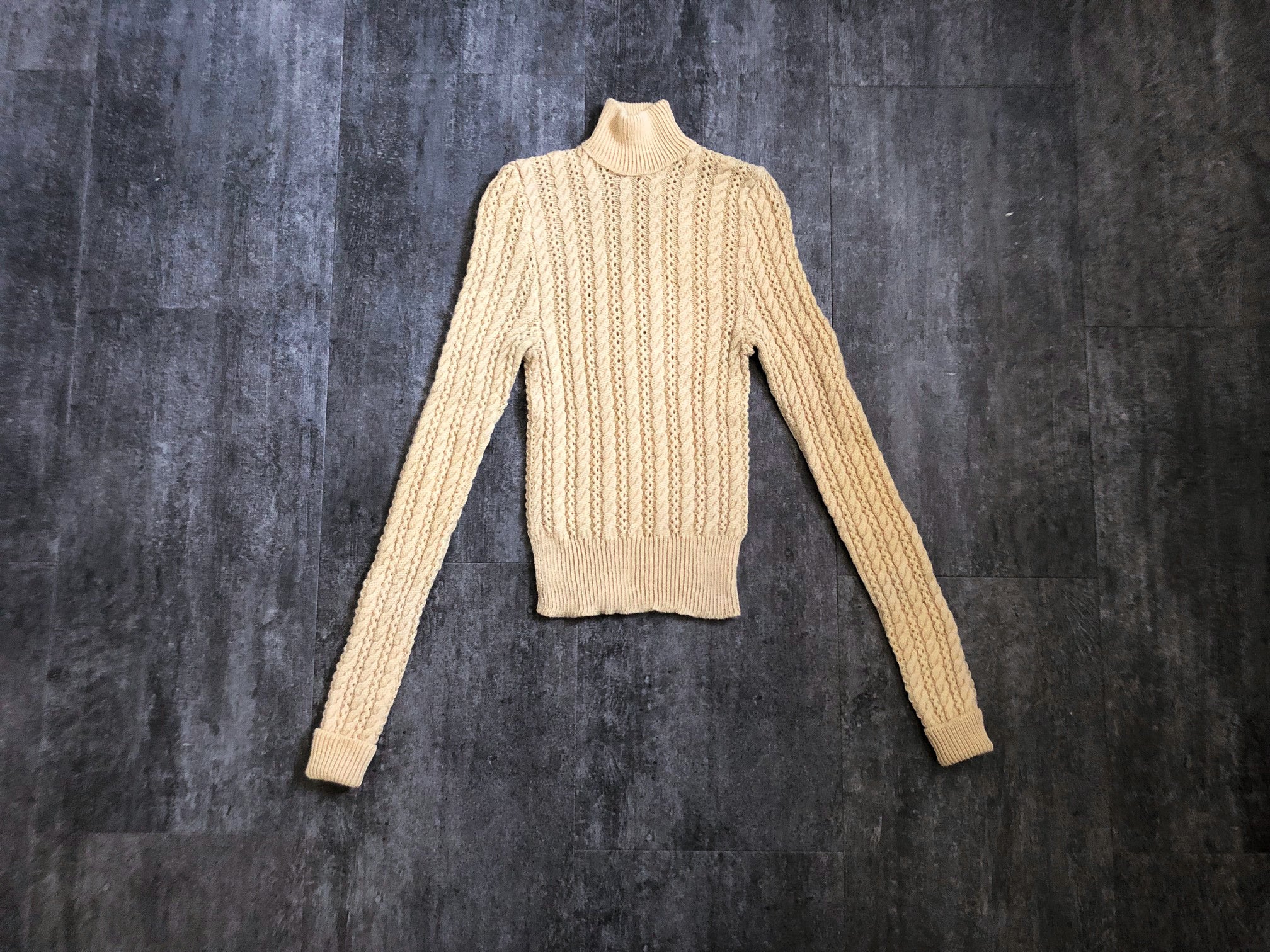 1930s cable knit sweater . vintage 30s sweater . size xs to s 