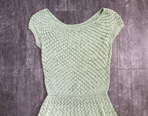 1950s knit dress . vintage 50s dress . size s to m