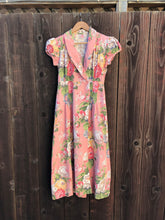 Load image into Gallery viewer, 1940s house dress . vintage 40s floral print dress