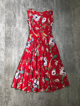 Load image into Gallery viewer, 1940s novelty print dress . vintage 40s red dress . size xs