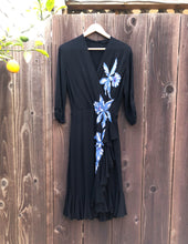 Load image into Gallery viewer, 1940s floral appliqué dress . vintage 40s dress . size medium to large