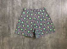 Load image into Gallery viewer, 1940s 1950s style shorts . vintage floral print shorts . size s