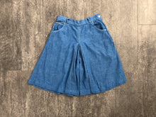 Load image into Gallery viewer, 1940s chambray shorts . vintage wide leg shorts . size xs