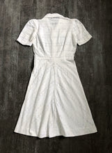 Load image into Gallery viewer, 1940s eyelet dress . vintage 40s white cotton dress . size s to m